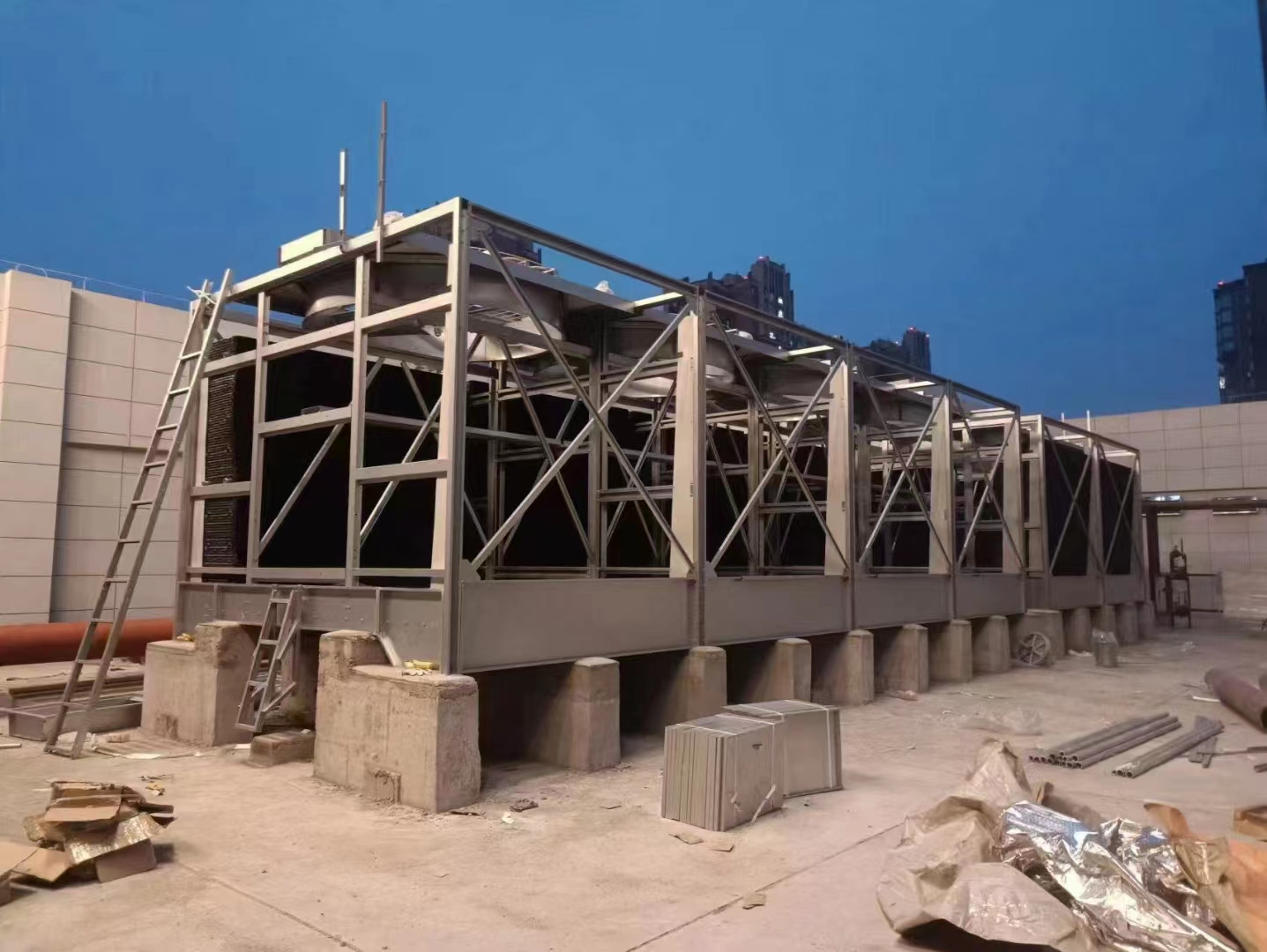 如何降低工業(yè)冷卻塔的噪聲?(專業(yè)冷卻塔噪聲處理方案